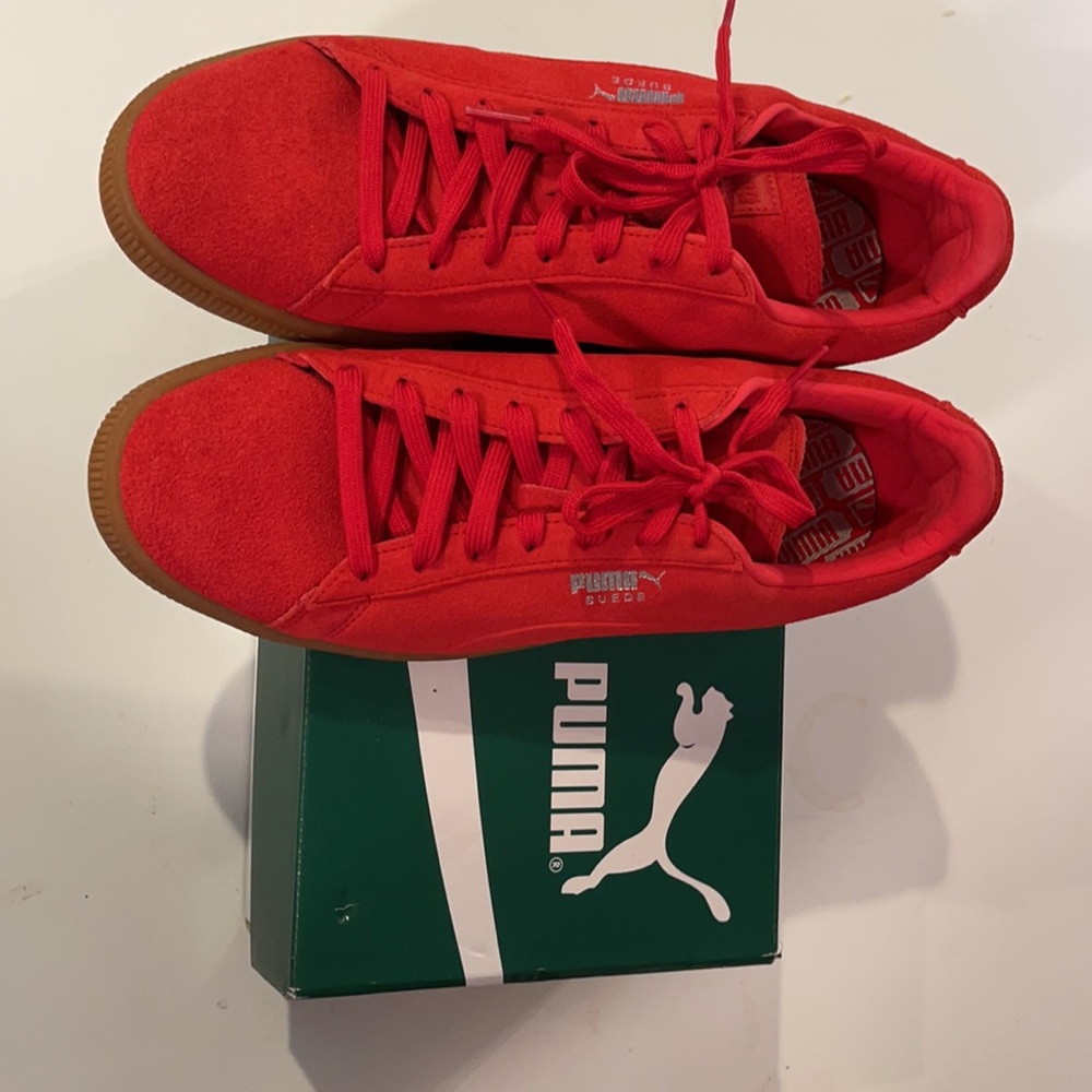 PUMA Suede Emboss high risk red-gum men’s sneakers
